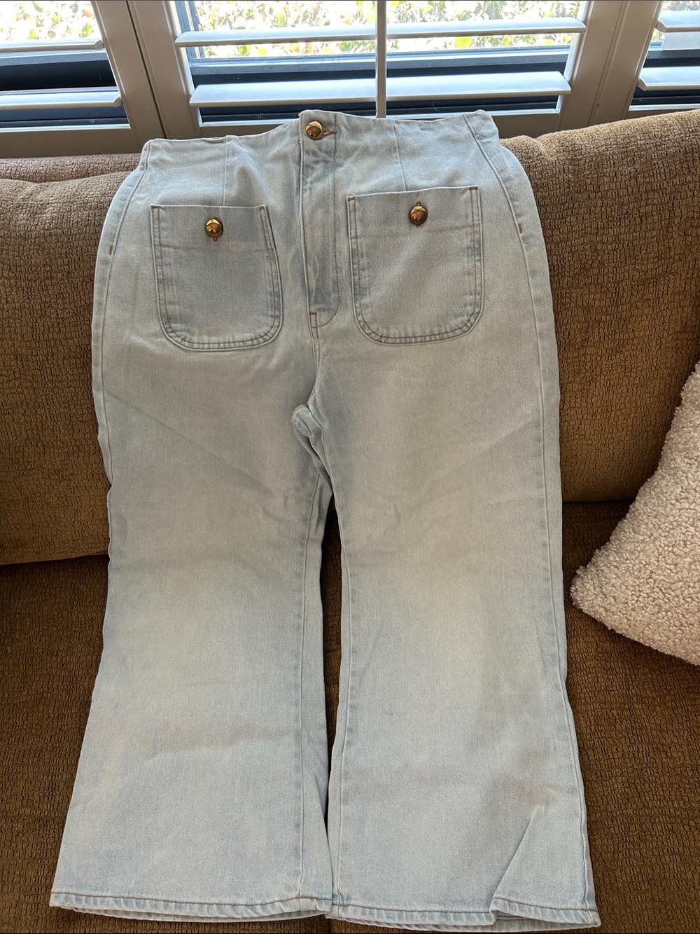 Zara front patch pocket light color denim jeans. 15” inseam, length 39”